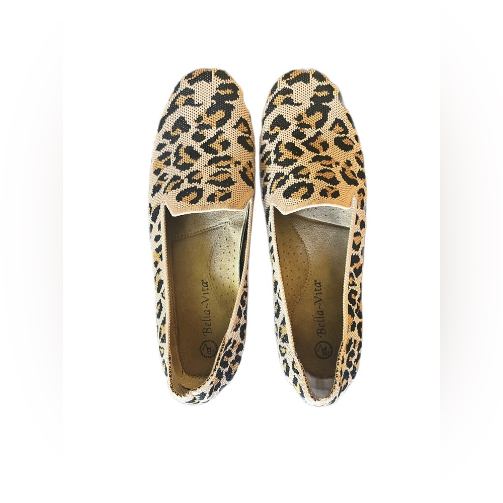 Bella Vita Hathaway Stretch Flats in Leopard Print Sz. 9